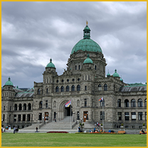 Historic domed government building under cloudy sky